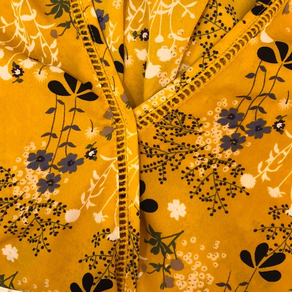 Picnic Date: Floral Chiffon Top - Picture 3 of 3